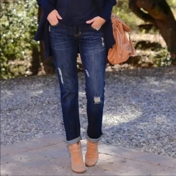 CAbi Jeans 3045 Slim Boyfriend Distressed Mid-Rise Straight Leg Size 6 Exc. Cond - Picture 1 of 16